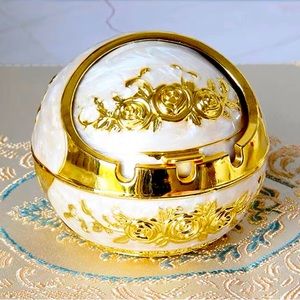 Cigarettes Ashtray : Sphere Vintage European Style